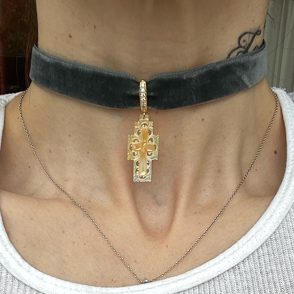 adornmonde pearl cross choker